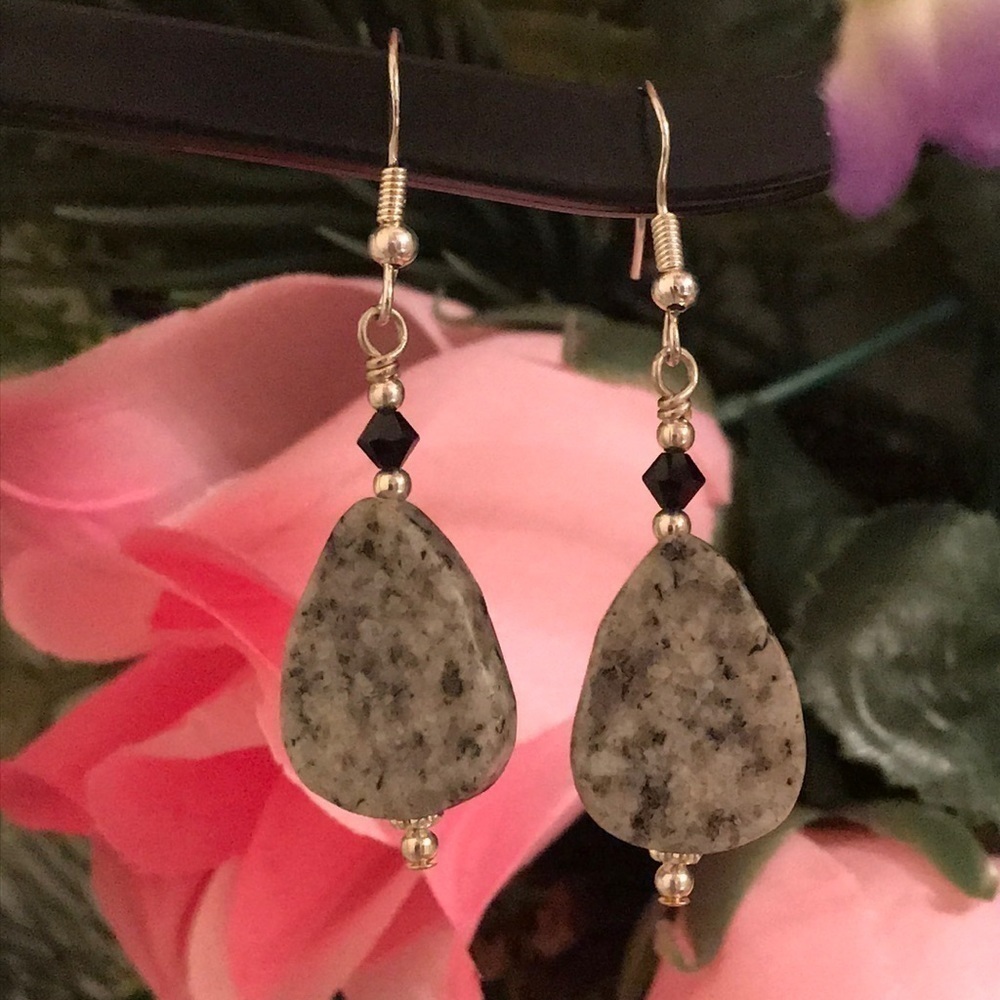 🔥ON SALE🔥3/$25🔥 💖 LA Design💖Handmade Earrings